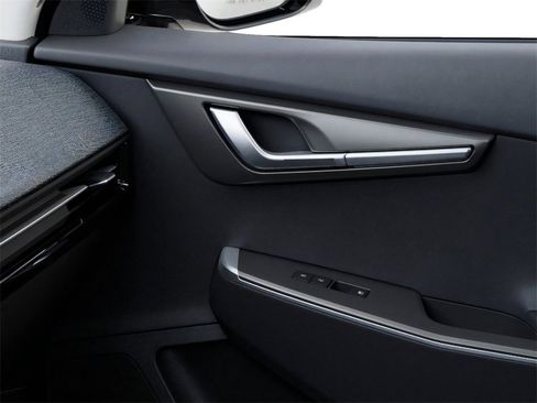 New 2025 Kia EV6 Light image 25