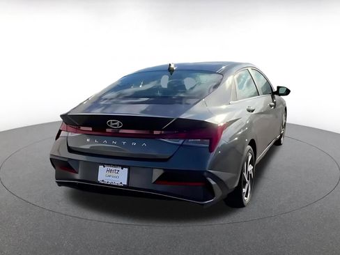 Used 2025 Hyundai Elantra SEL image 13