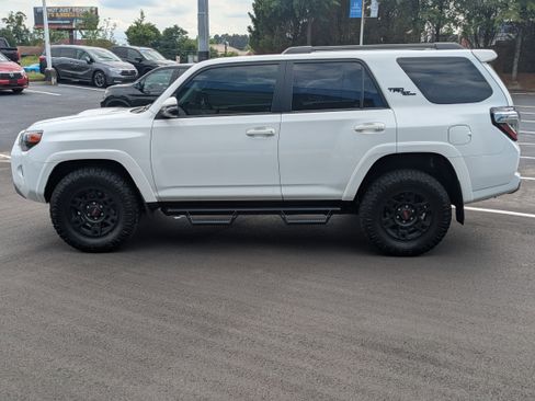 Used 2024 Toyota 4Runner TRD Off-Road Premium w/ Moonroof Package AWD/4WD image 9