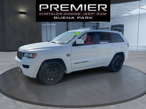 Used 2020 Jeep Grand Cherokee Altitude RWD image 4