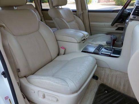 Used 2013 Lexus LX 570 4WD w/ Luxury Pkg w/Pre-crash image 15