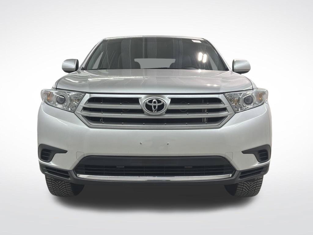 Used 2013 Toyota Highlander FWD w/ Cold Weather Pkg image 4