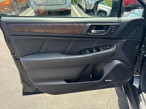 Used 2018 Subaru Outback 2.5i Limited w/ Popular Package #2 AWD/4WD image 11