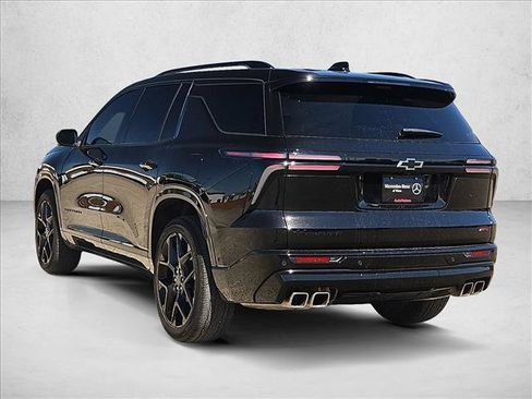 Used 2025 Chevrolet Traverse RS FWD image 7