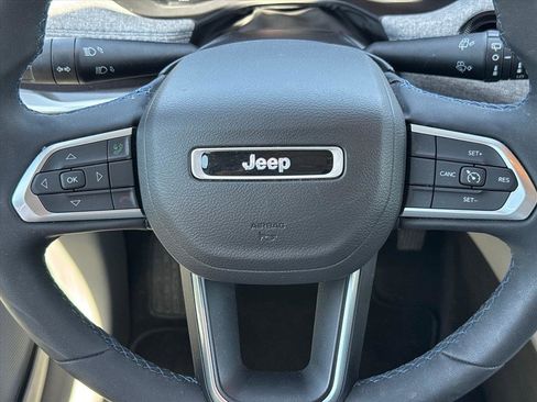 Used 2022 Jeep Compass Latitude AWD/4WD image 13
