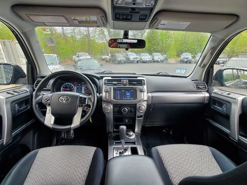 Used 2016 Toyota 4Runner SR5 AWD/4WD image 15