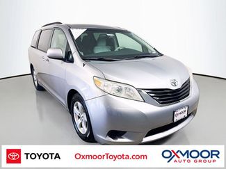 Used 2013 Toyota Sienna LE video 1
