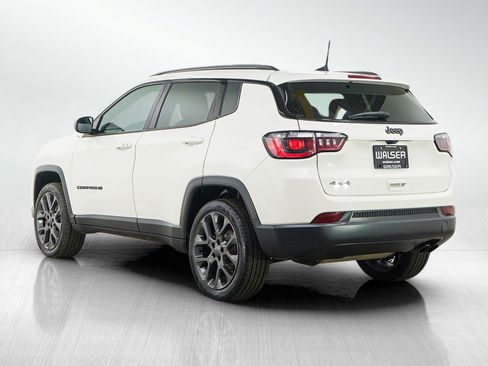 Used 2021 Jeep Compass Latitude image 3