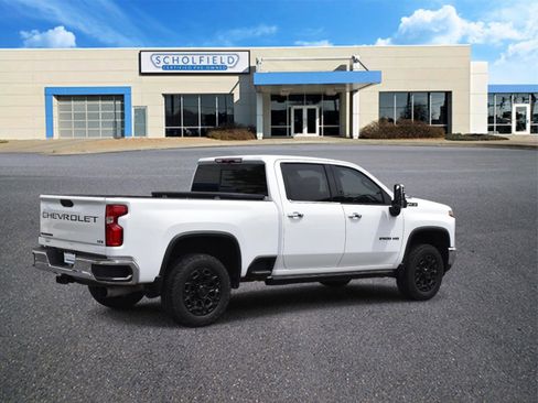 Used 2024 Chevrolet Silverado 2500 LTZ w/ LTZ Convenience Package AWD/4WD image 3