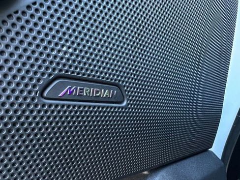 Used 2021 Land Rover Range Rover Velar R-Dynamic S image 23