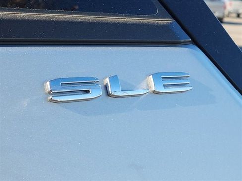 Used 2022 GMC Terrain SLE image 11