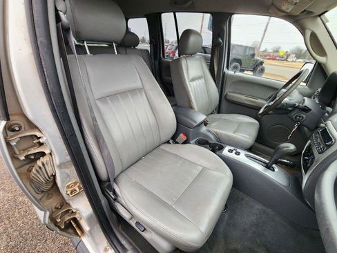 Used 2006 Jeep Liberty Limited image 16