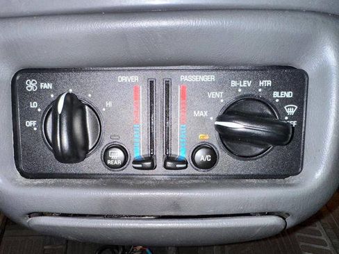 Used 2005 Buick Century Custom FWD image 37