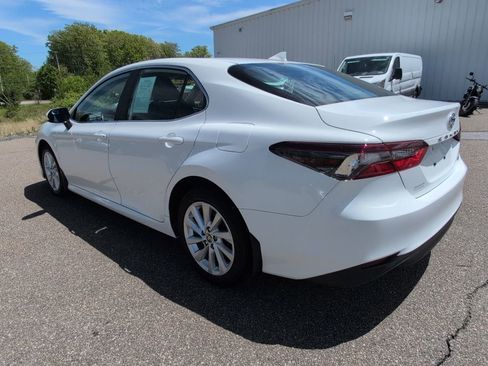 Used 2024 Toyota Camry LE FWD image 4