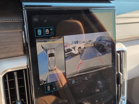 Used 2024 GMC Acadia Denali w/ Super Cruise Package image 21