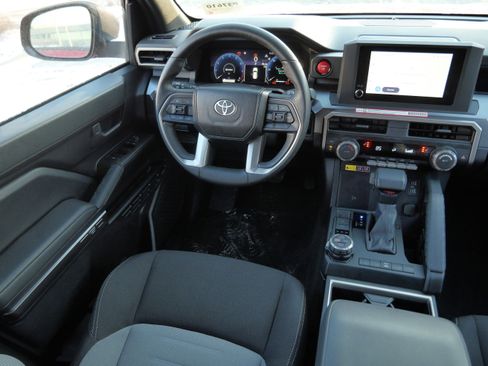 Certified 2025 Toyota 4Runner TRD Off-Road image 10