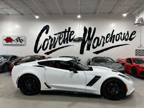 Used 2015 Chevrolet Corvette Z06 w/ 2LZ Preferred Equipment Group image 10