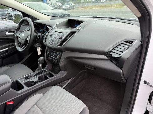 Used 2017 Ford Escape SE FWD image 12