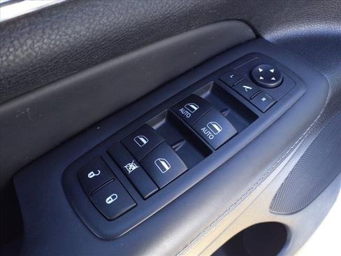 Used 2019 Jeep Grand Cherokee Overland image 21