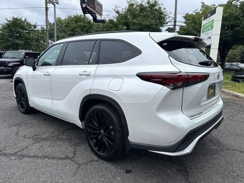 Used 2024 Toyota Highlander XSE AWD/4WD image 18