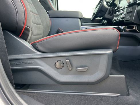 New 2026 Ford F250 Lariat w/ Black Appearance Package image 36