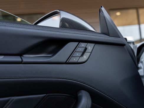 Used 2025 Porsche 911 Carrera GTS image 25