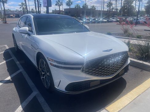 Used 2025 Genesis G90 3.5T AWD/4WD image 2