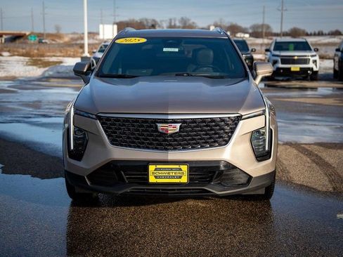 Used 2025 Cadillac XT4 Premium Luxury image 2