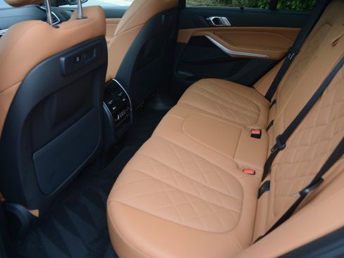 Used 2023 BMW X5 xDrive40i w/ Executive Package image 15