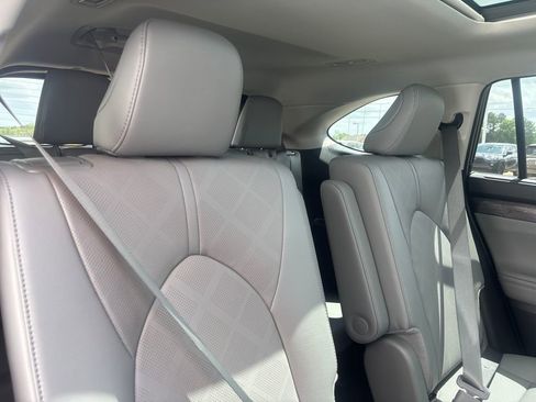 New 2026 Toyota Highlander Platinum image 29