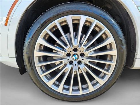 Used 2023 BMW X7 xDrive40i w/ Premium Package image 23
