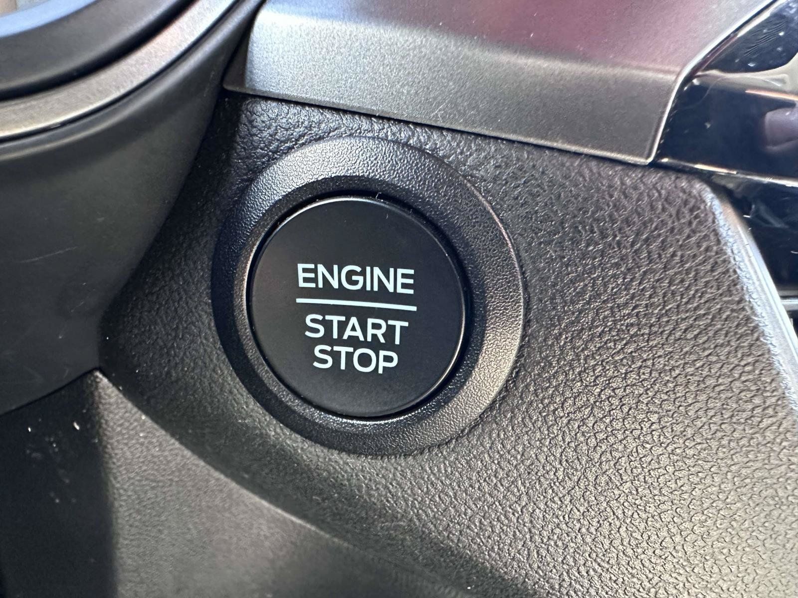 Used 2025 Ford Escape Active AWD/4WD image 20