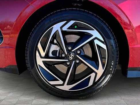 Certified 2025 Hyundai Sonata SEL image 9