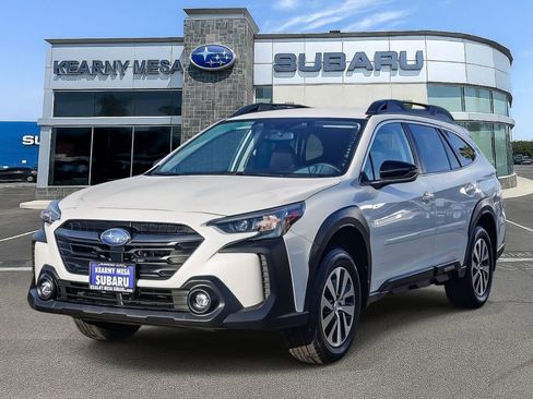 Used 2025 Subaru Outback Premium AWD/4WD image 3