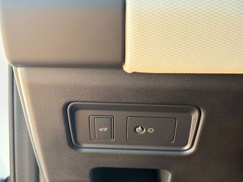 New 2026 Land Rover Discovery Dynamic SE AWD/4WD image 28