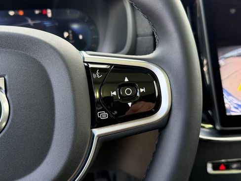 New 2025 Volvo XC90 B6 Core w/ Climate Package image 25