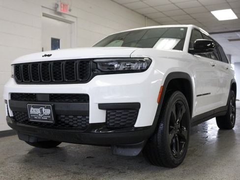 Certified 2022 Jeep Grand Cherokee L Laredo image 22