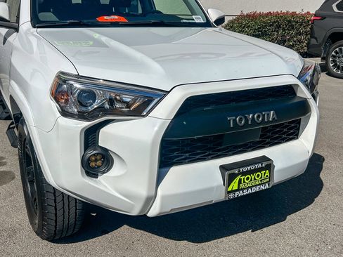 Used 2024 Toyota 4Runner SR5 image 5