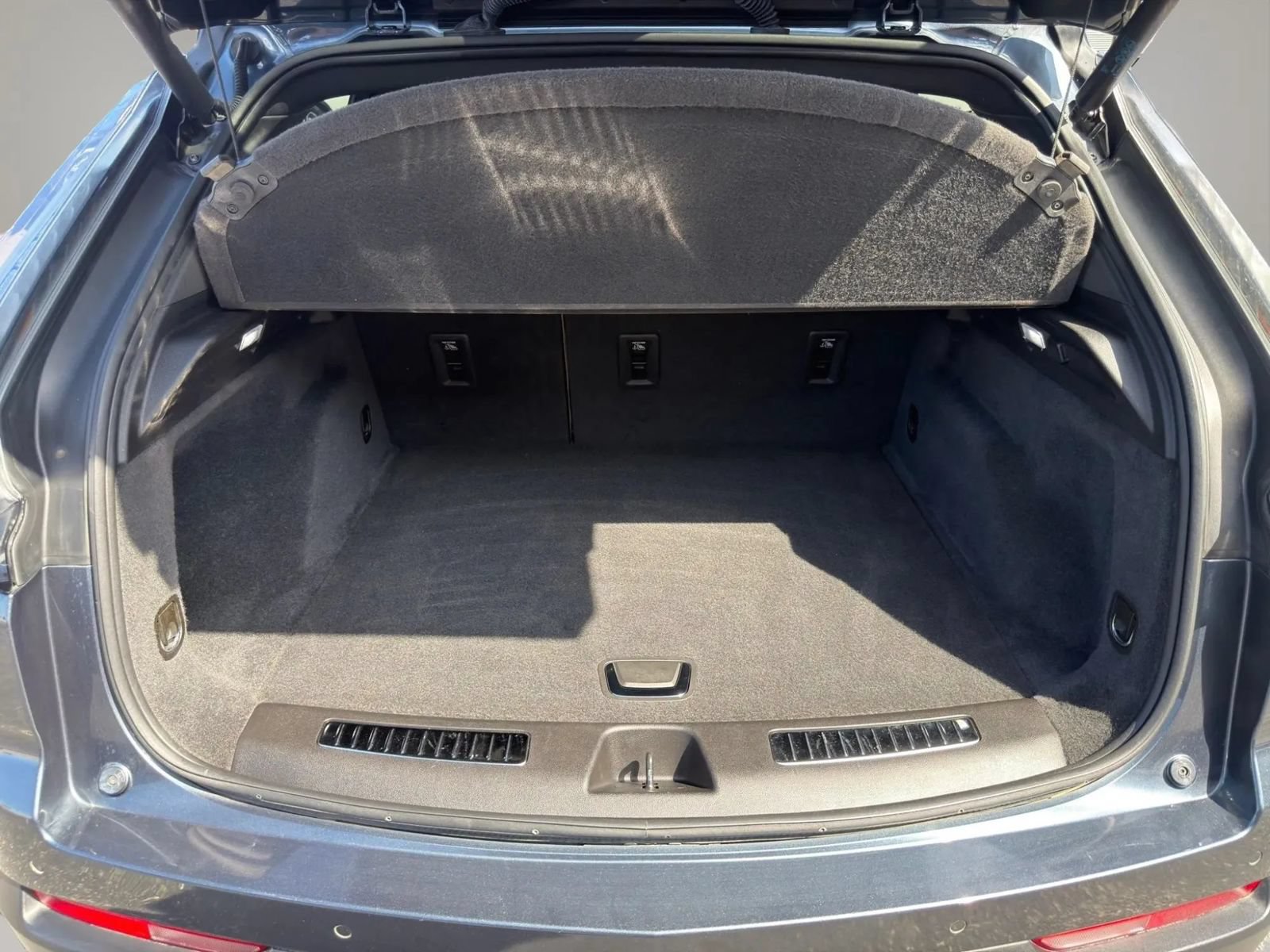 Used 2019 Cadillac XT4 Sport AWD/4WD image 19
