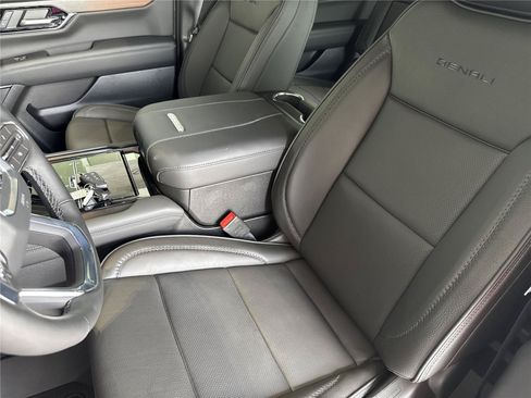 New 2026 GMC Yukon XL Denali w/ Sun & Power Step Package RWD image 11