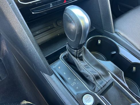 Used 2023 Volkswagen Atlas SE w/ Panoramic Sunroof Package FWD image 15
