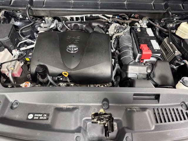 Used 2021 Toyota Highlander XSE AWD/4WD image 9