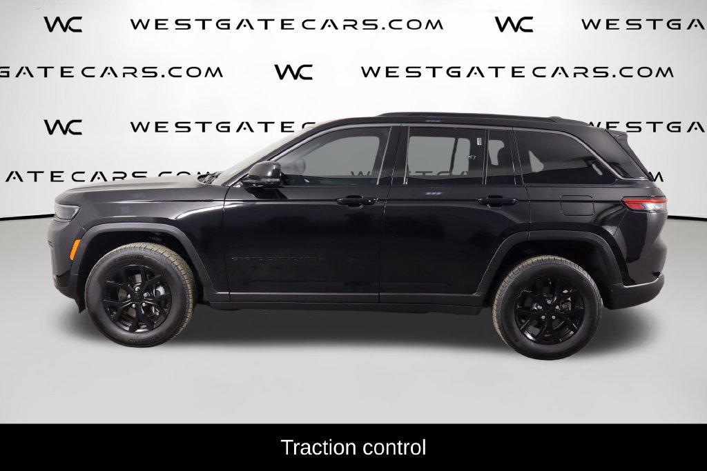 Used 2026 Jeep Grand Cherokee Altitude AWD/4WD image 5