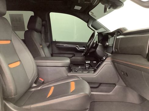 Used 2024 GMC Sierra 1500 AT4 w/ Technology Package AWD/4WD image 29