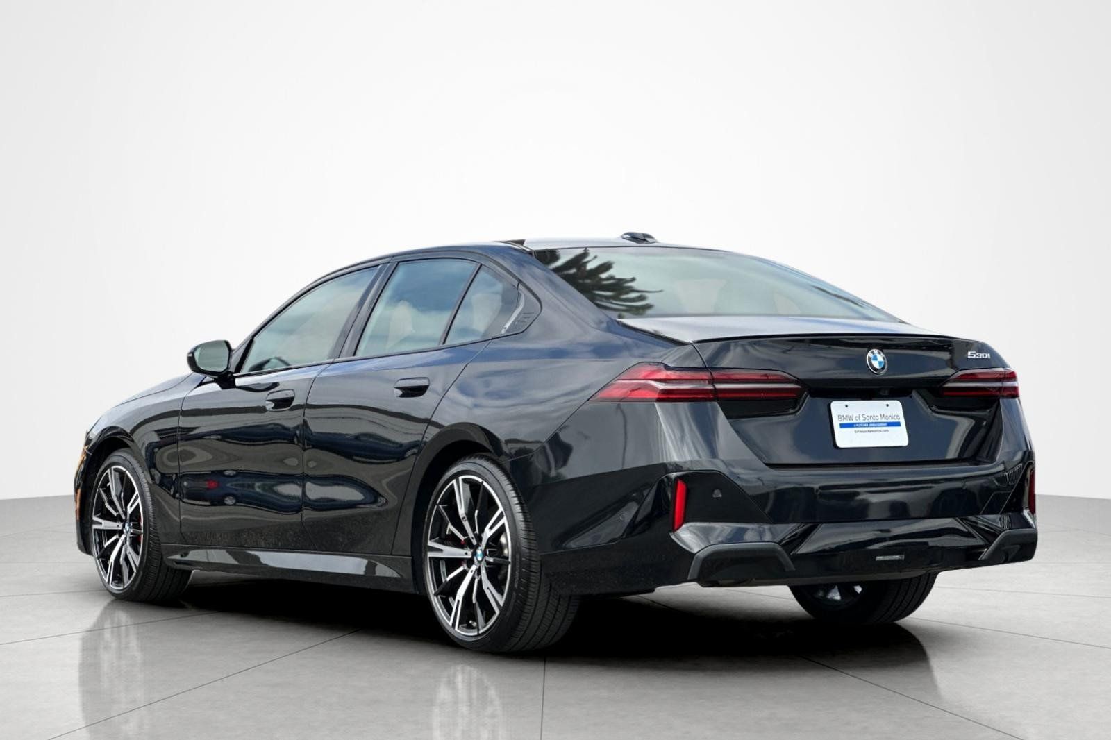 Used 2026 BMW 530i w/ M Sport Package RWD image 3