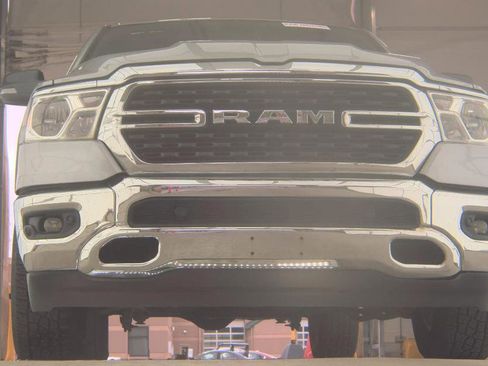 Used 2023 RAM 1500 Big Horn AWD/4WD image 3