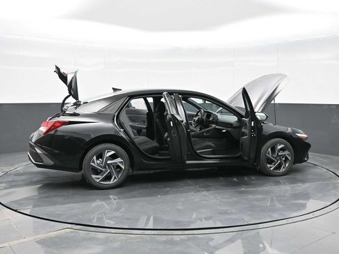 Certified 2025 Hyundai Elantra Sport w/ Cargo Package image 38