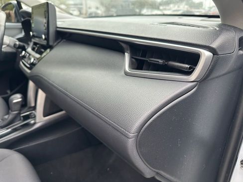 Used 2022 Toyota Corolla Cross LE image 36