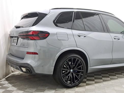 Used 2026 BMW X5 xDrive40i w/ M Sport Package AWD/4WD image 9