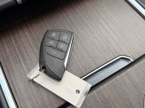 Used 2025 GMC Acadia Denali image 30